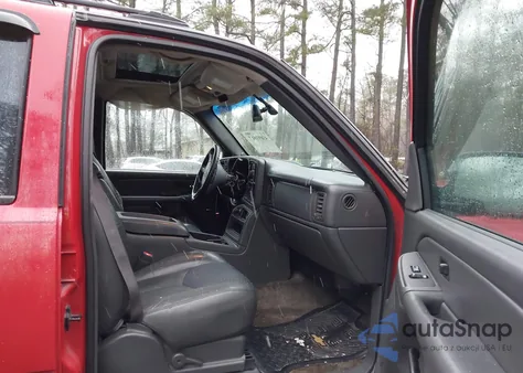 2003 Chevrolet Avalanche 1500 из США, поврежденный, VIN 3GNEK13T43G134433